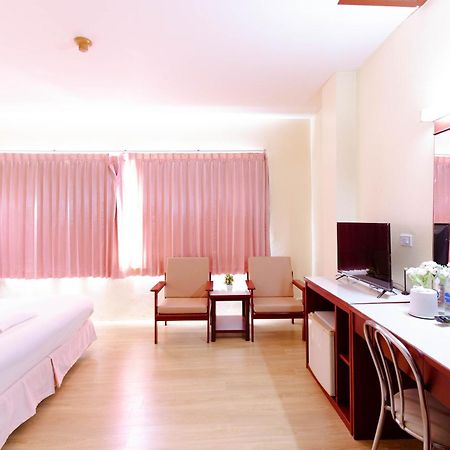 Chumphon Palace Hotel Екстер'єр фото
