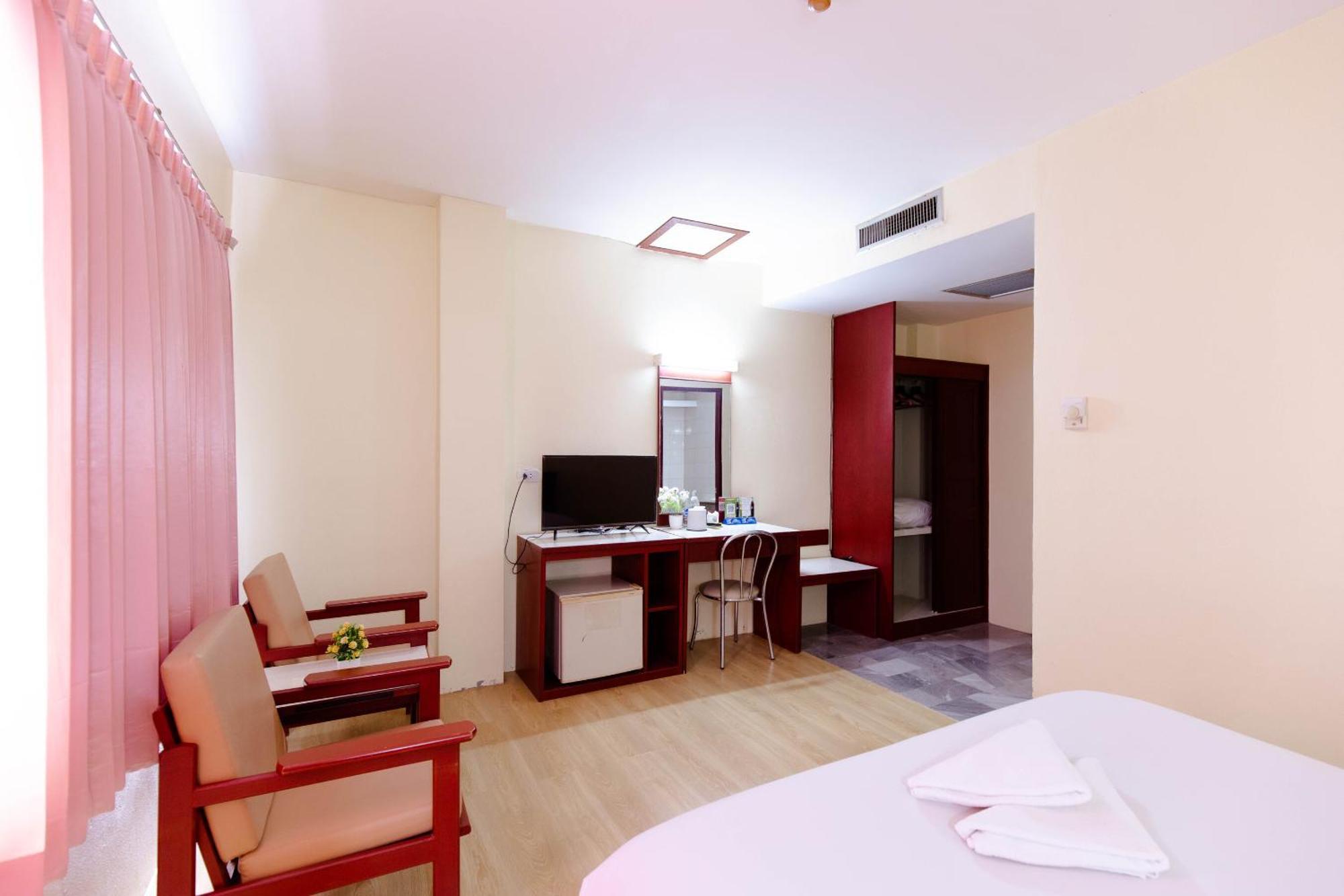 Chumphon Palace Hotel Екстер'єр фото