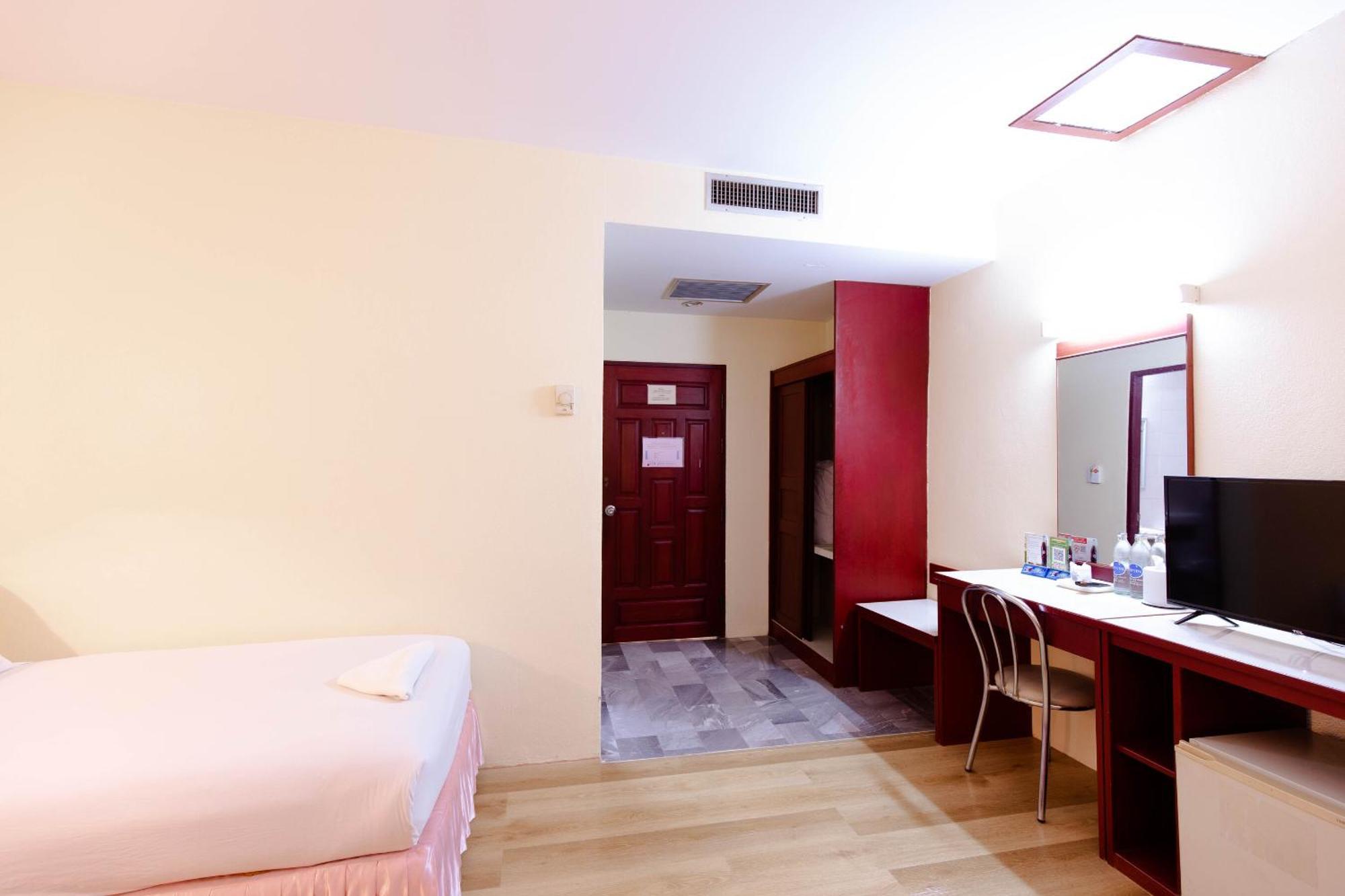 Chumphon Palace Hotel Екстер'єр фото