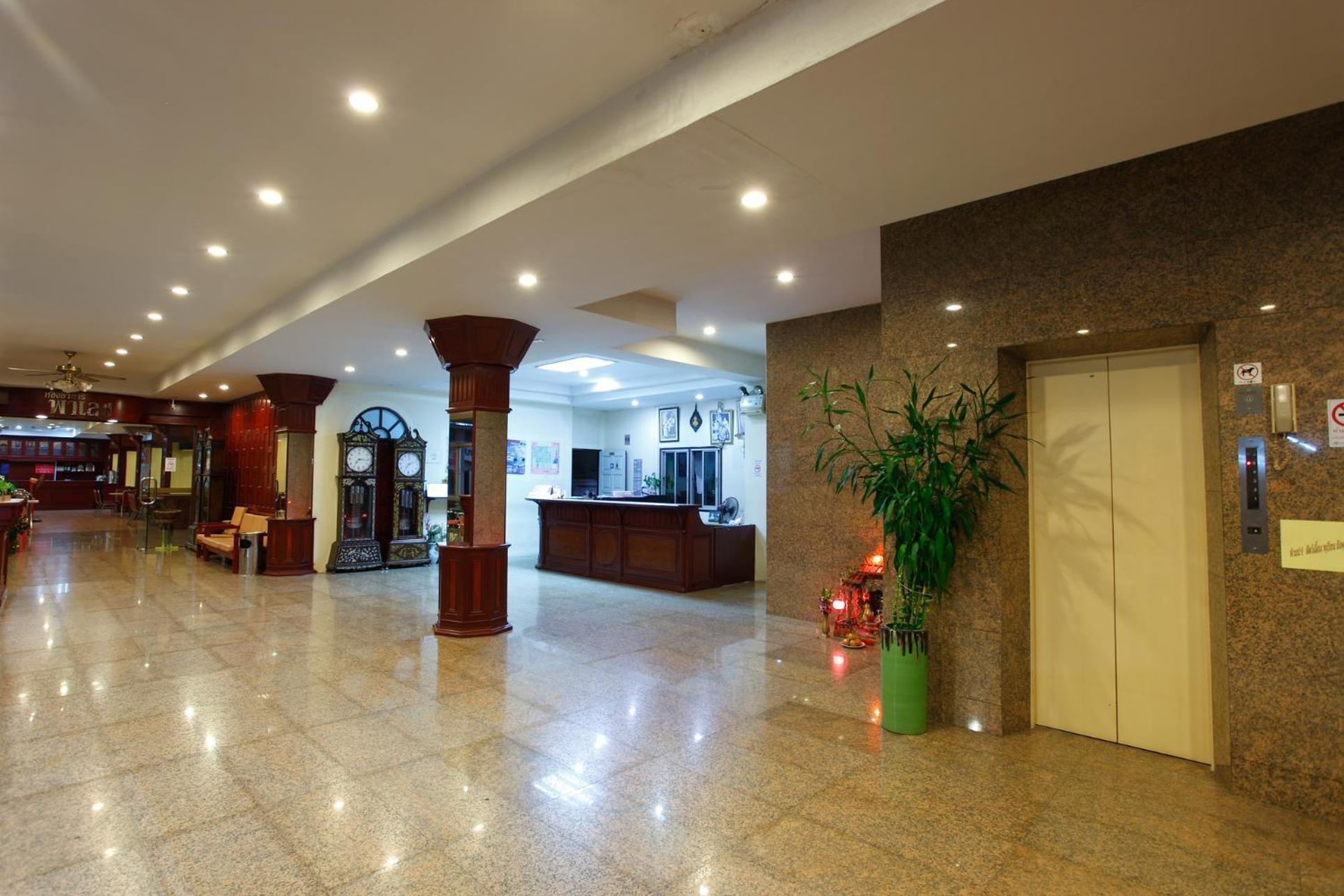 Chumphon Palace Hotel Екстер'єр фото
