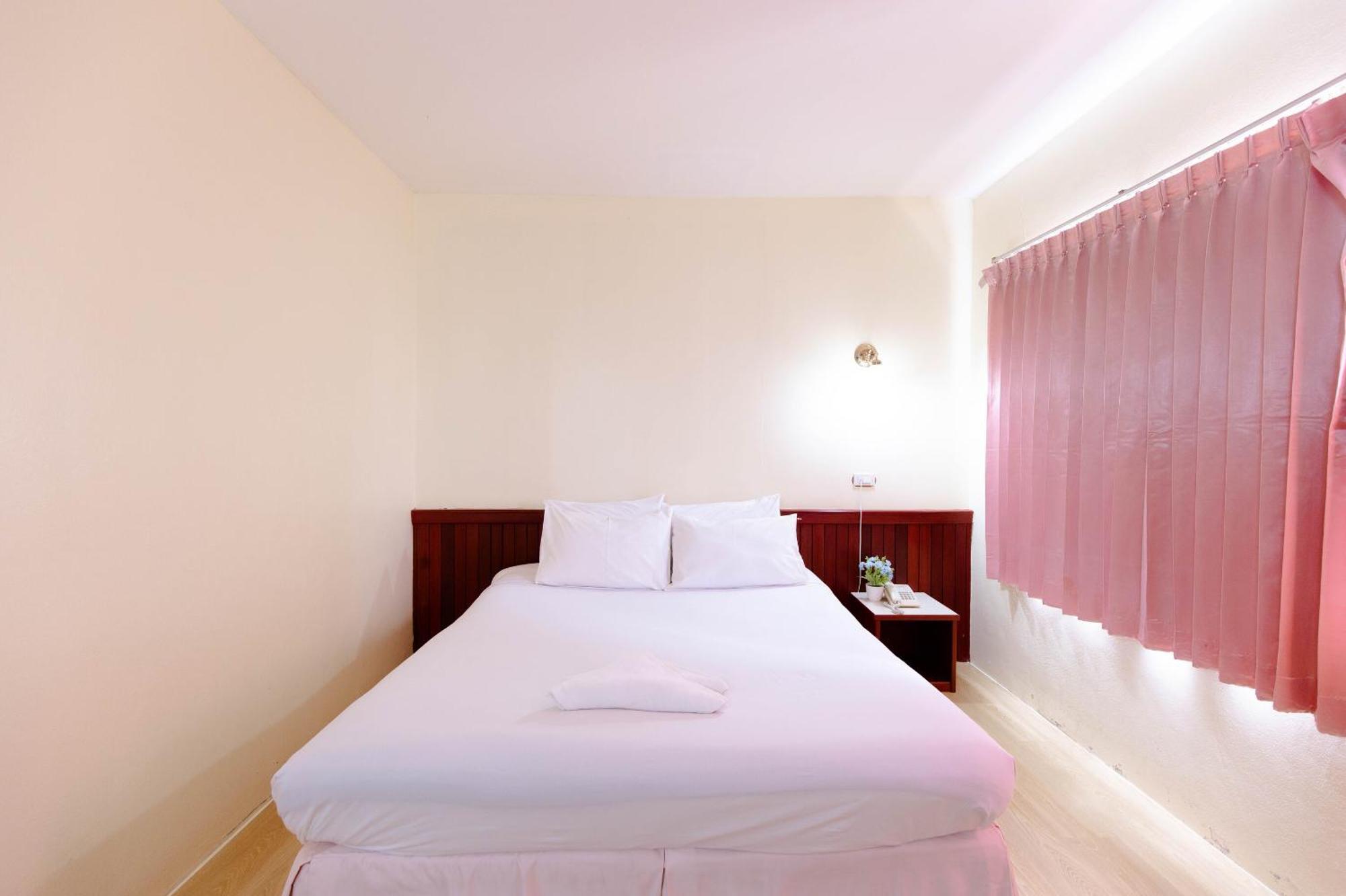 Chumphon Palace Hotel Екстер'єр фото
