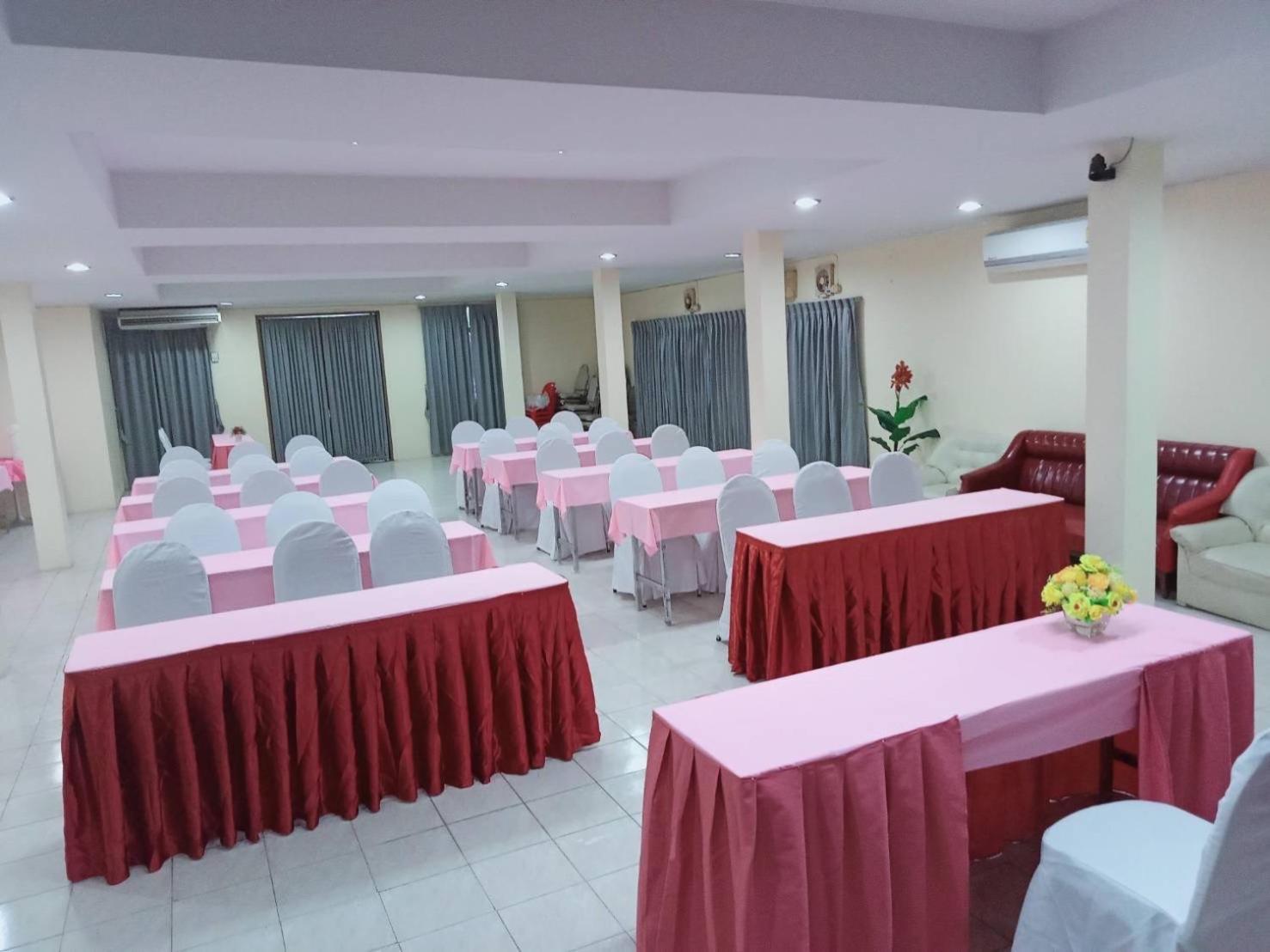 Chumphon Palace Hotel Екстер'єр фото