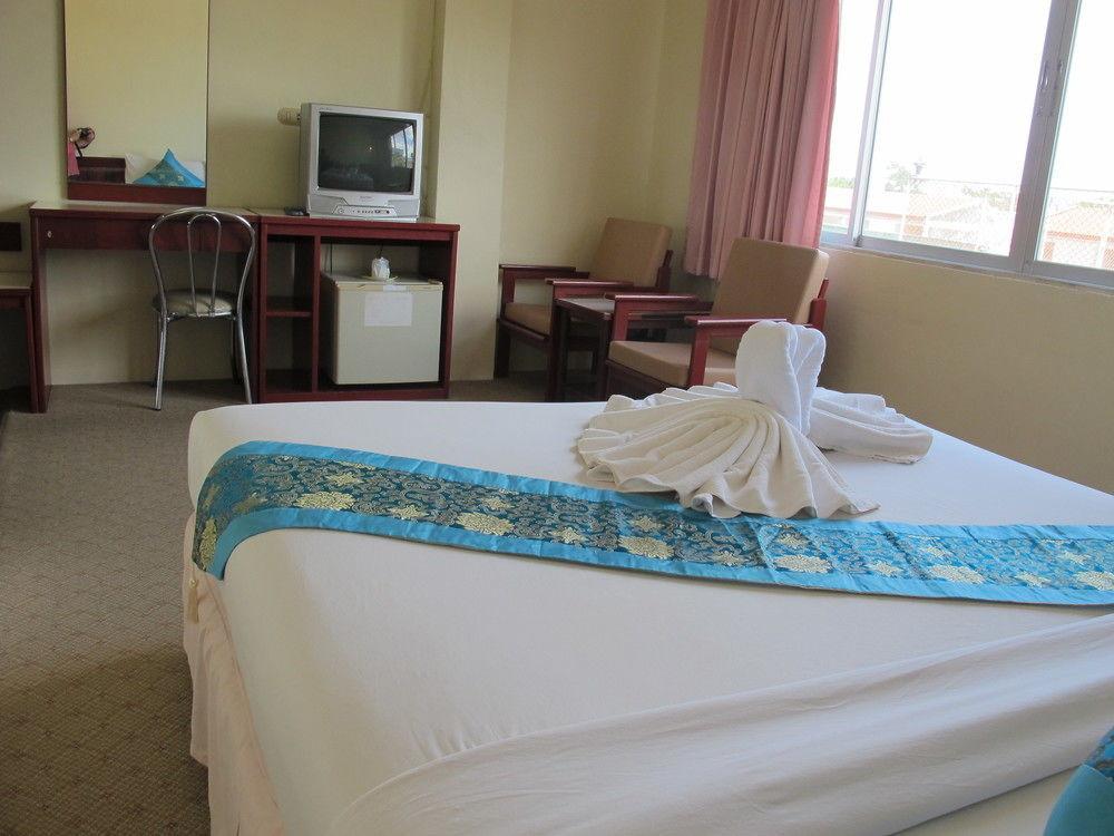 Chumphon Palace Hotel Екстер'єр фото