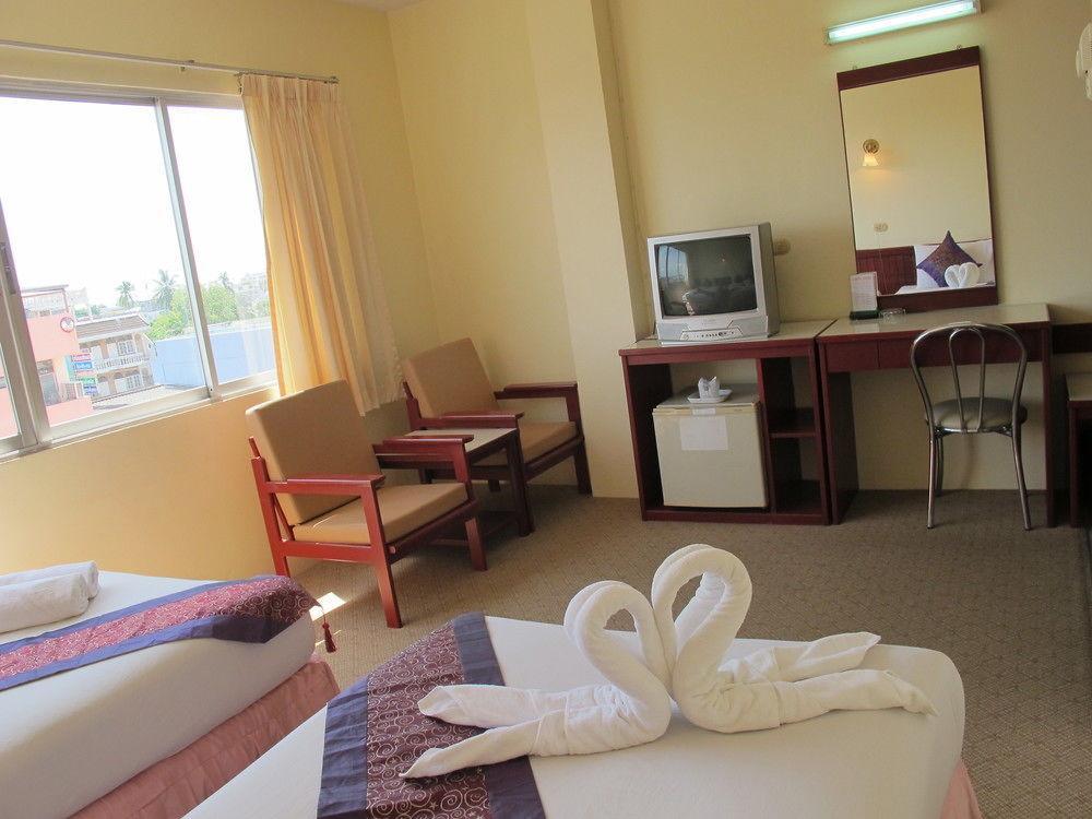 Chumphon Palace Hotel Екстер'єр фото