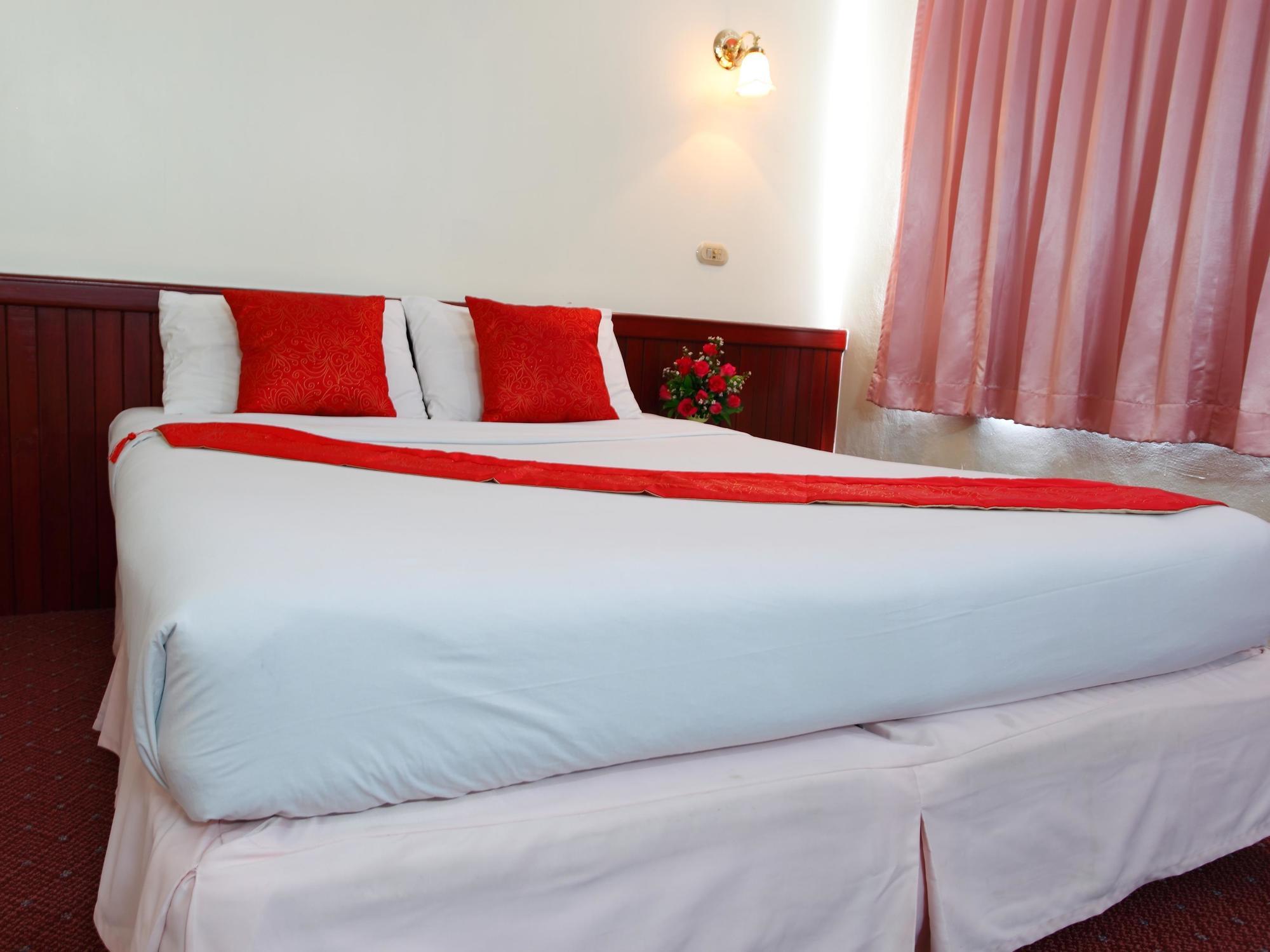 Chumphon Palace Hotel Екстер'єр фото
