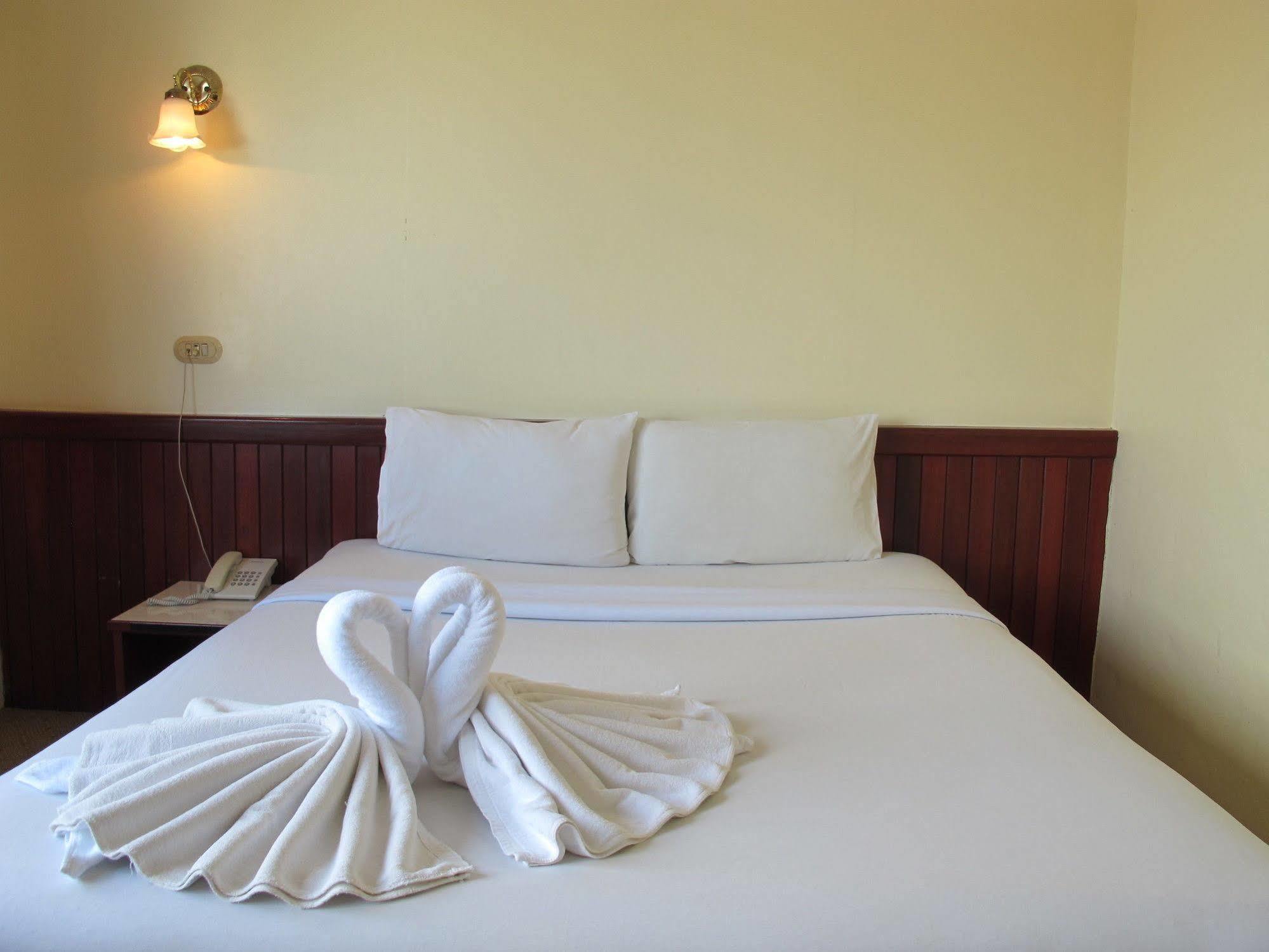 Chumphon Palace Hotel Екстер'єр фото
